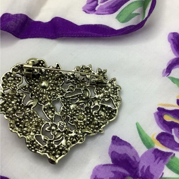 Tuzzy Muzzy Floral Heart Brooch with Multicolor Crystals - Picture 5 of 6